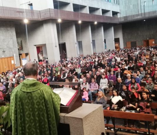 Marea Chiquinquireña durante la Bajada de La Chinita en Madrid